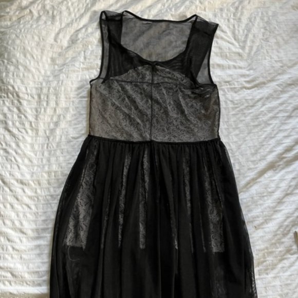 Super sheer netted dress with white lace underlay - Picture 1 of 4
